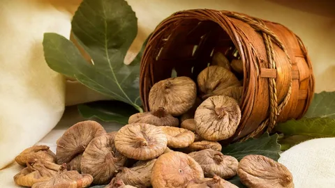 انجیر خشک سحرخیز تو سرخ یکدست با ظاهر برجسته